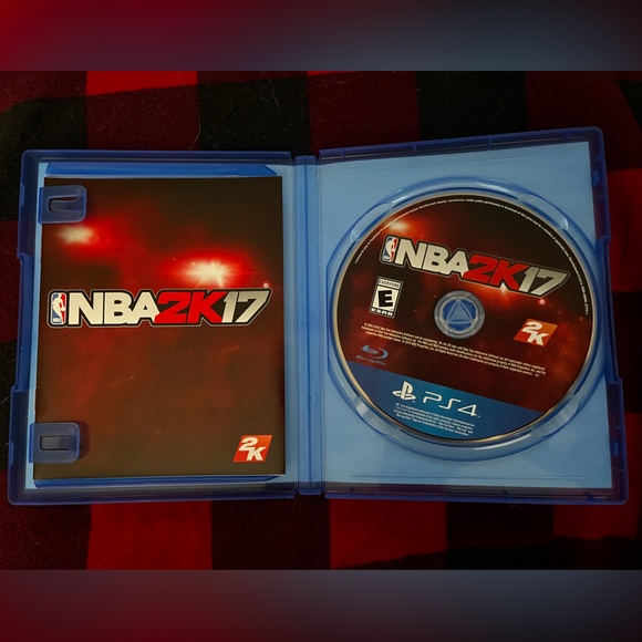 PS4 Slim Console with 2 Games no controllers - Picture 6 of 6